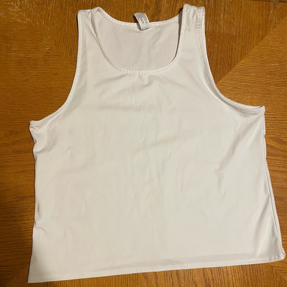 BRAND NEW - never worn cropped workout top